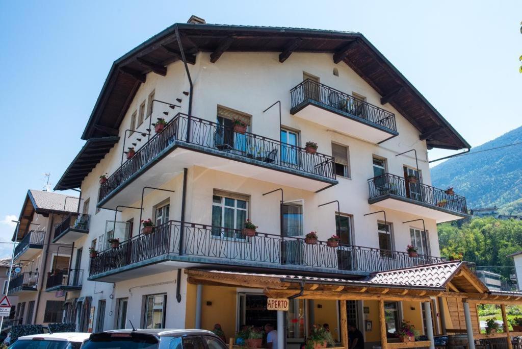 La Maison Hotel Aymavilles Bagian luar foto