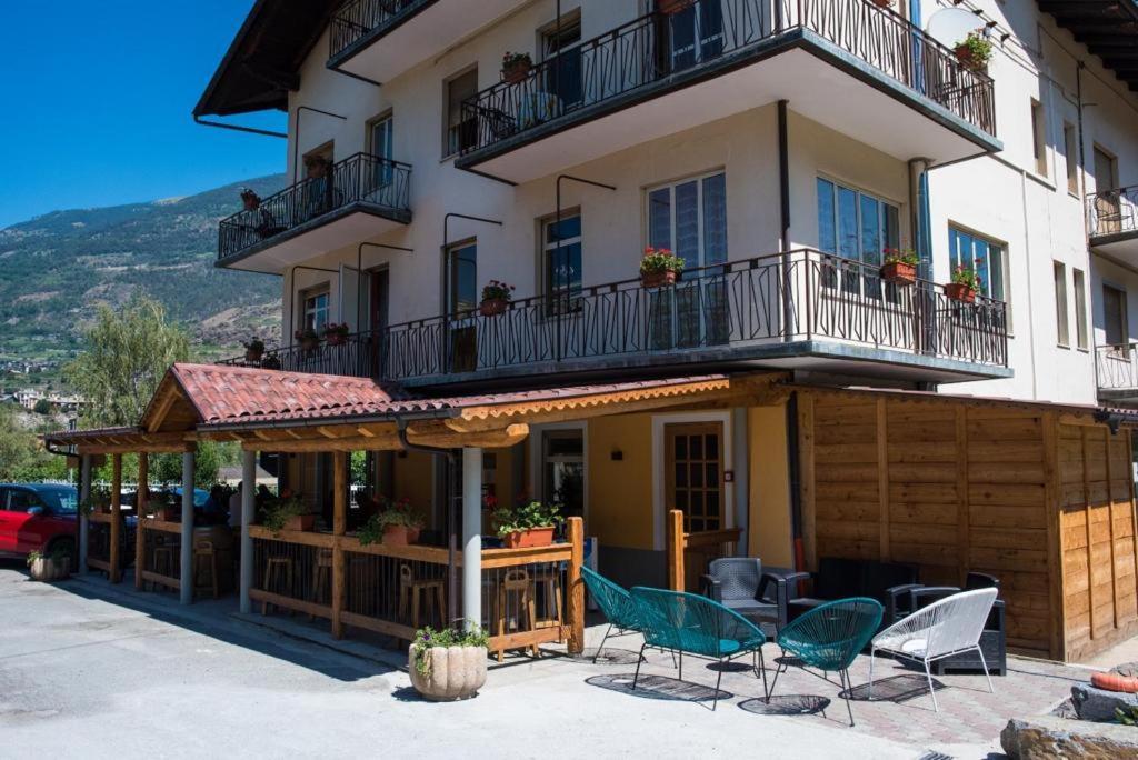 La Maison Hotel Aymavilles Bagian luar foto